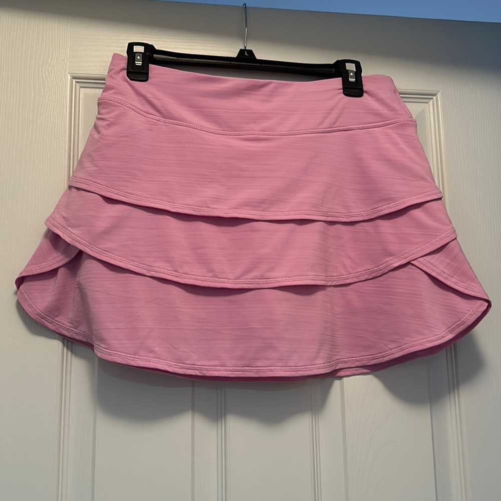 Pink athletic skort, size M, layered, never worn
